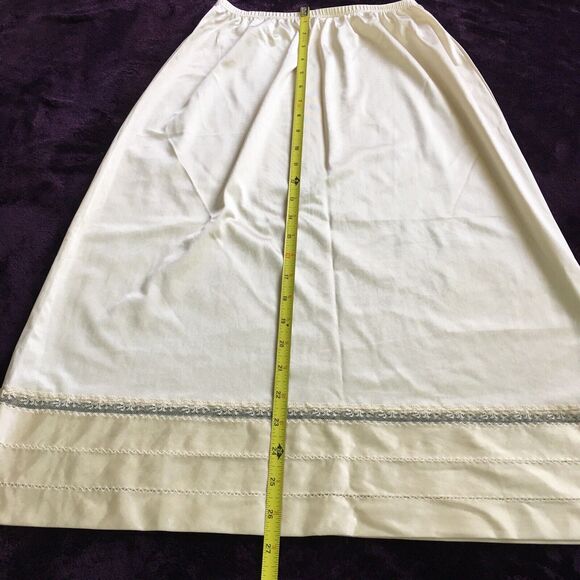 Lorraine Ivory Half Slip Nylon Made In USA Size Small Tall - Picture 3 of 6